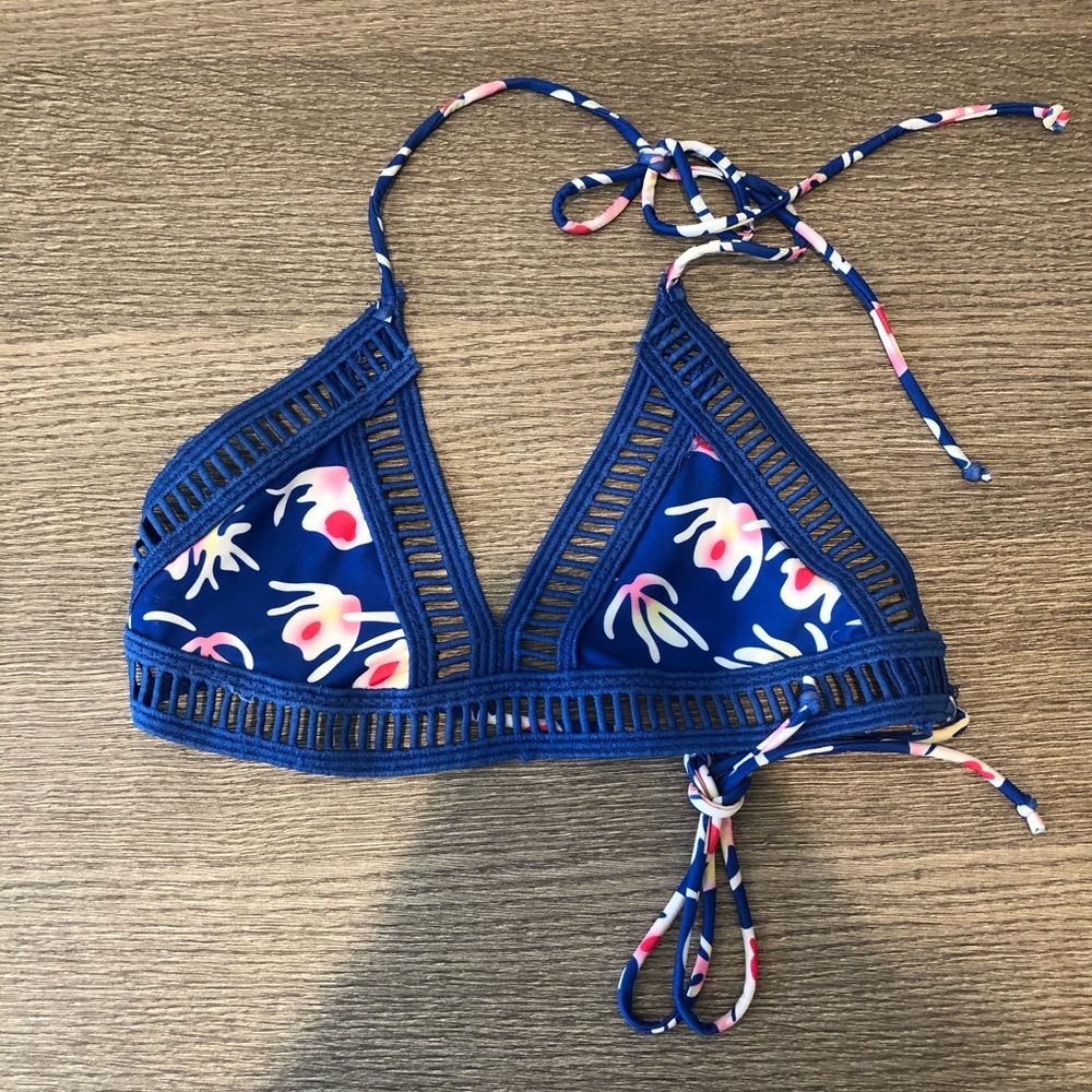 Blue floral cage detailing bikini top